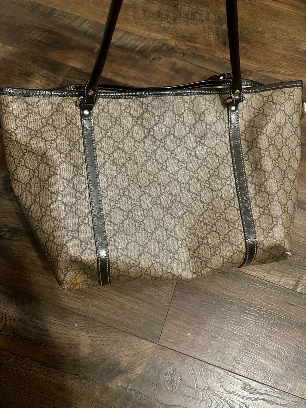 Gucci Beige GG Supreme Tote with Red Rose Heart Graphic - Picture 2 of 16